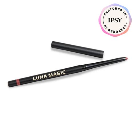 Luna Magic Lip Liner in Besitos: The Perfect Base for Any Lip Color